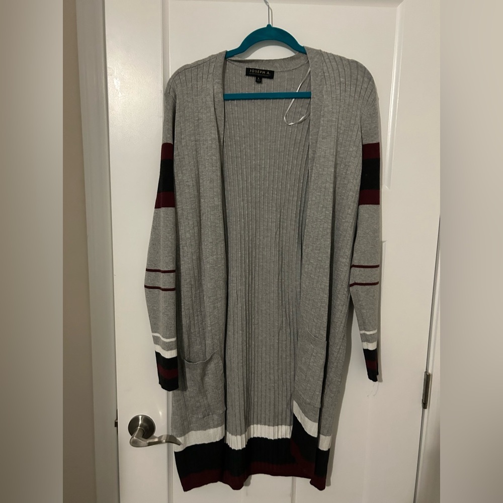 Brand:Joseph A   Size:L  Color:Grey w/blue, burgundy and white